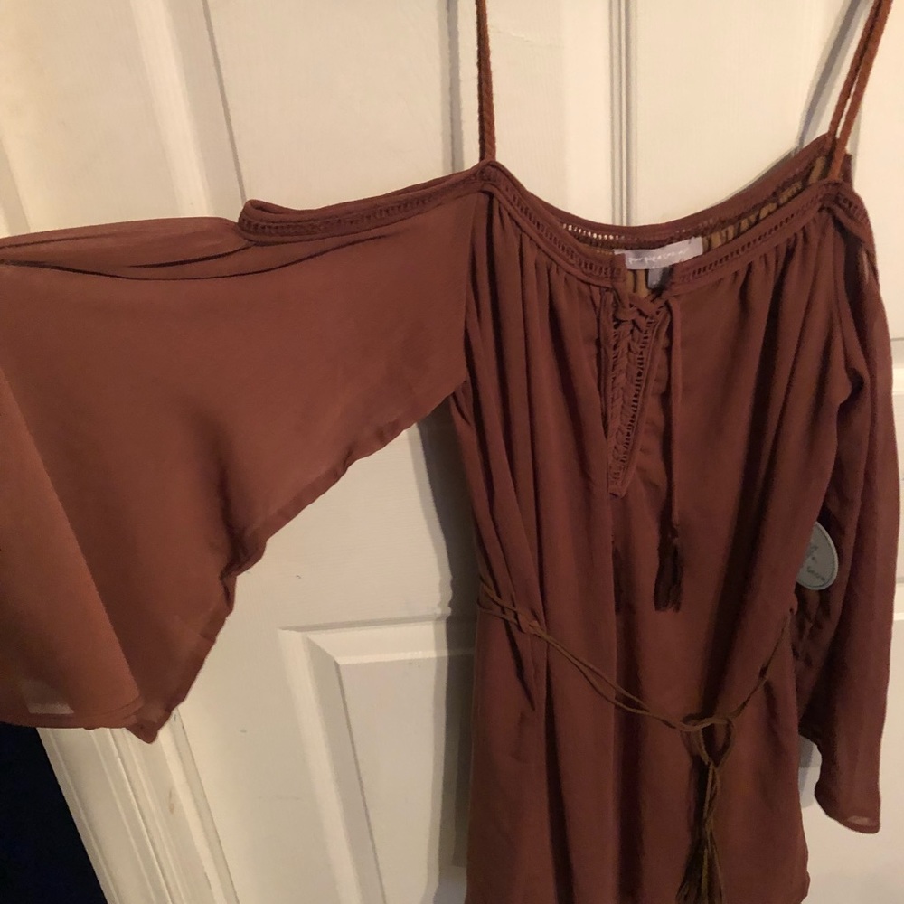 Off-the-Shoulder Top - Picture 2 of 3